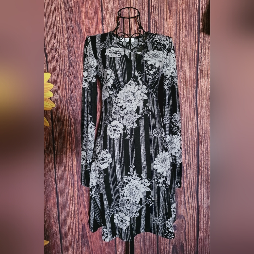 🌺Planet Gold Long Sleeve Dress